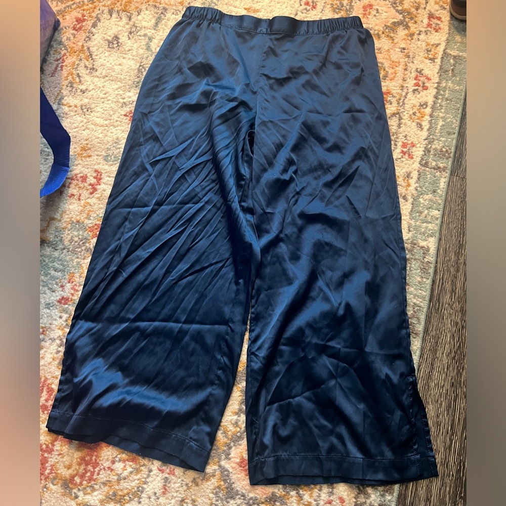 Satin like pj crop pants